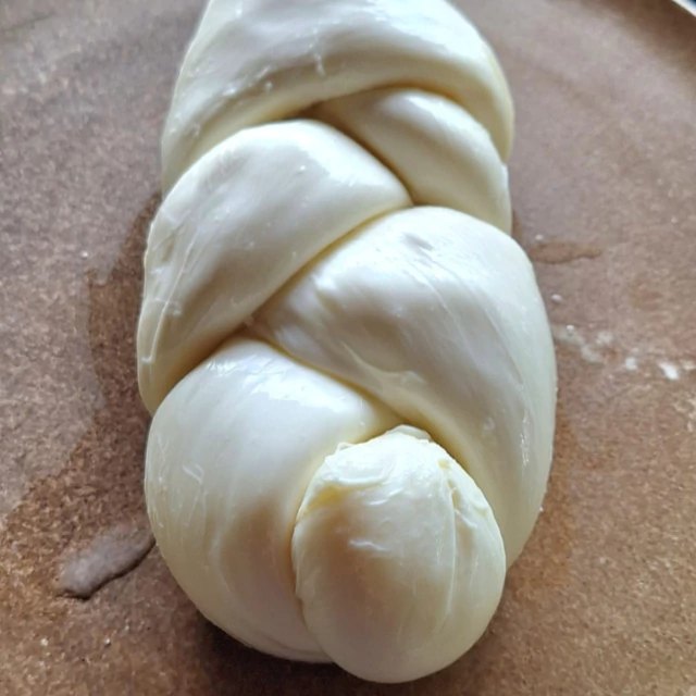Trança de mozzarella fresca